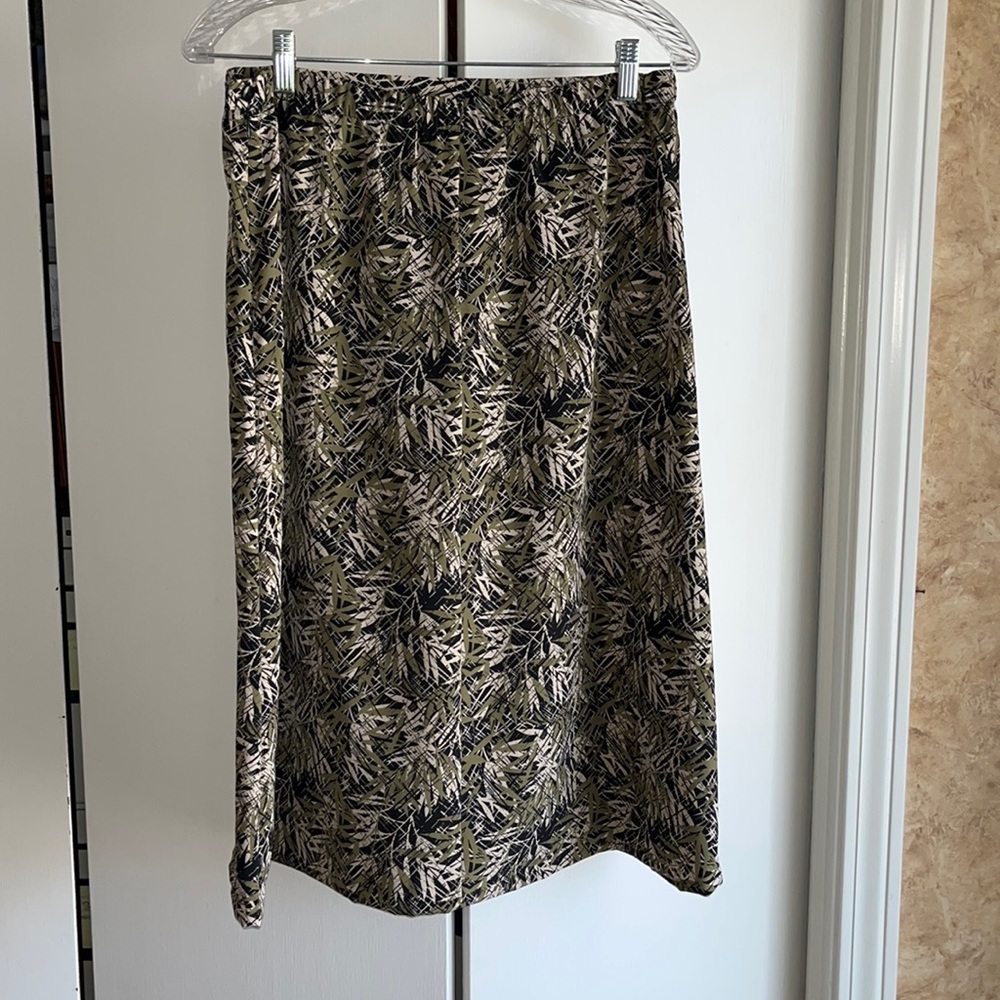 Sag Harbor polyester light weight summer skirt
